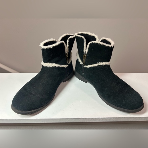 UGG Kids' Coletta Ankle Boot-Black - Picture 5 of 6